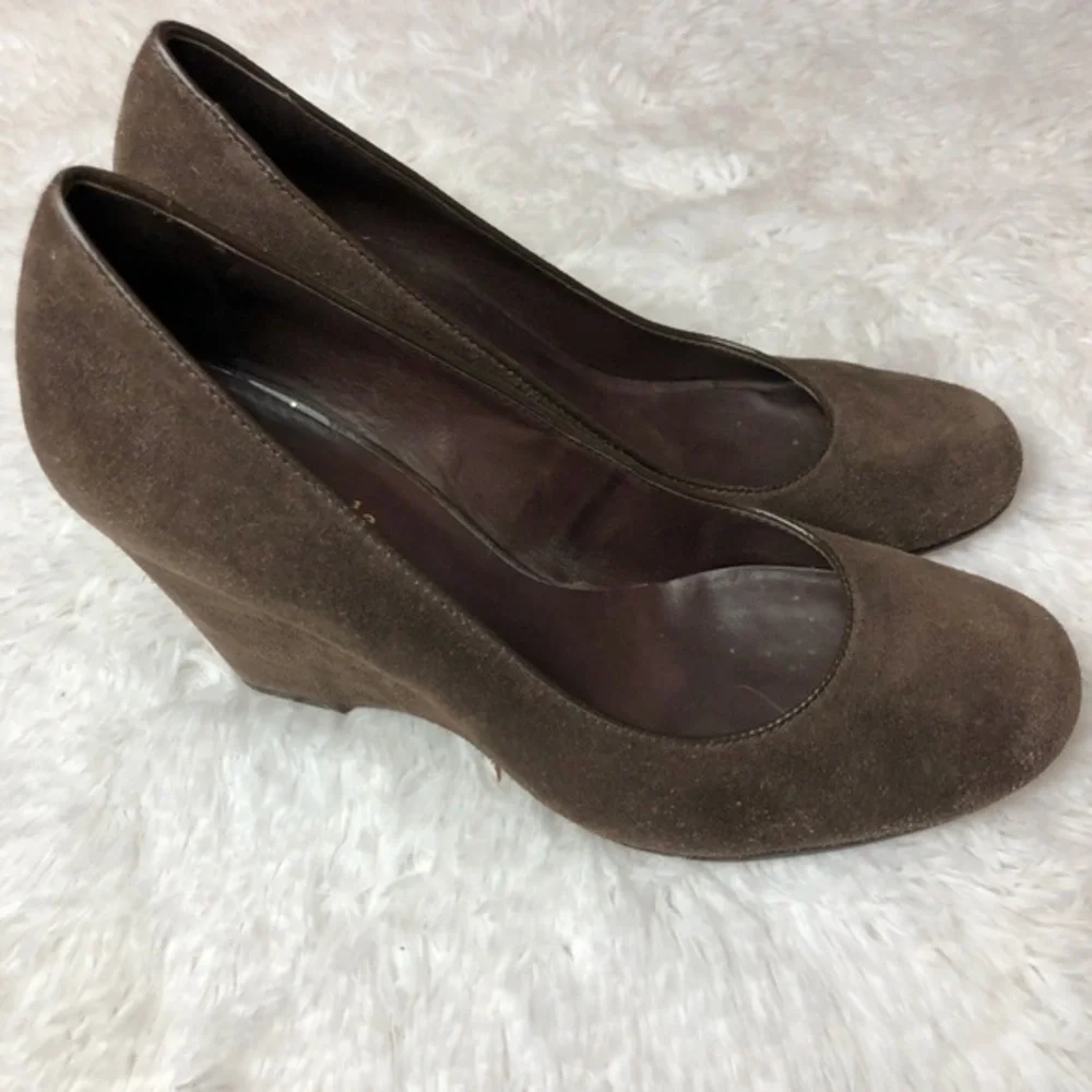 KATE SPADE Size 8 Brown Suede Wedges. EUC.